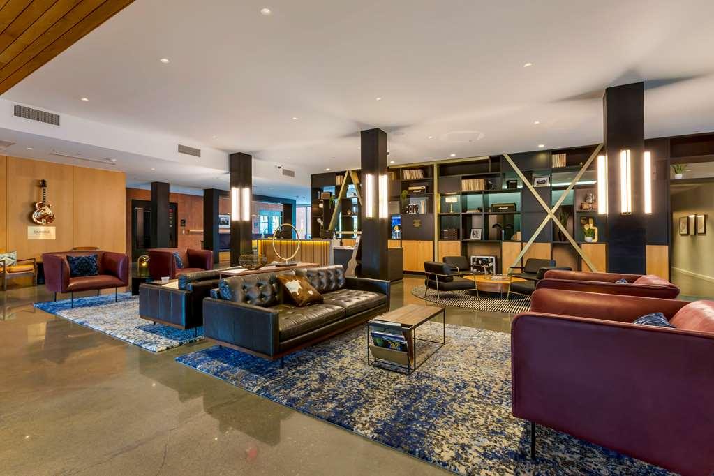 Cambria Hotel Austin Airport 내부 사진